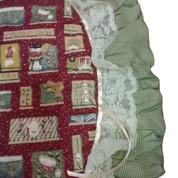 Vtg Handmade Santa Quilt Christmas Tree Skirt 44" Ruffled Cottagecore Country - Picture 5 of 8